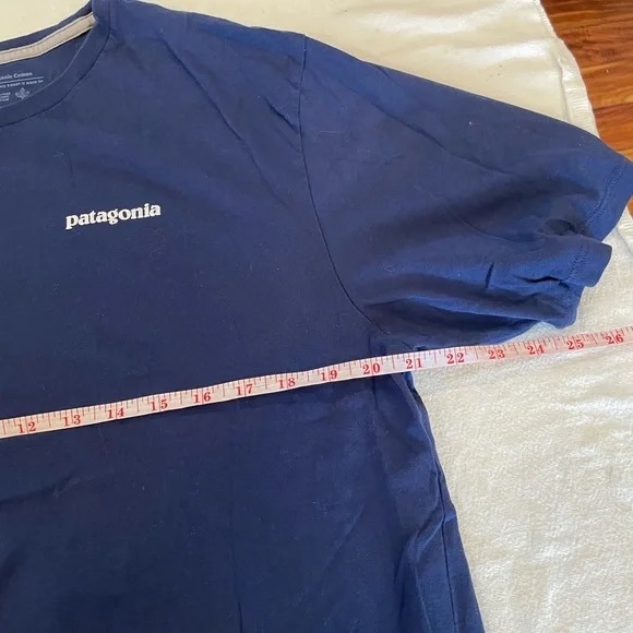 Classic Patagonia T Shirt – navy blue unisex large casual cut sustainable - Picture 4 of 6